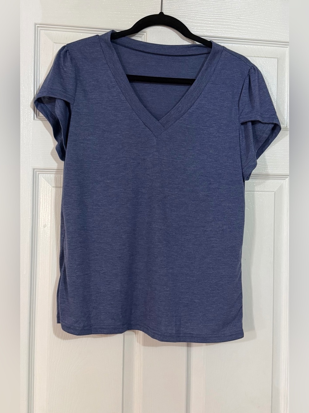 Women's blue v-neck short ruffle sleeve shirt size Large